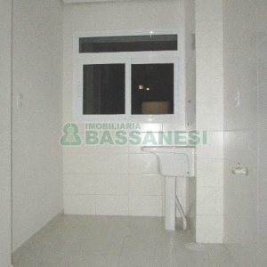 Apartamento com 59m², 2 dormitórios, 1 vaga, no bairro São Pelegrino em Caxias do Sul para Alugar