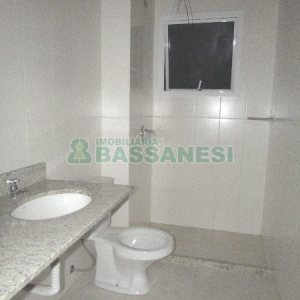 Apartamento com 59m², 2 dormitórios, 1 vaga, no bairro São Pelegrino em Caxias do Sul para Alugar
