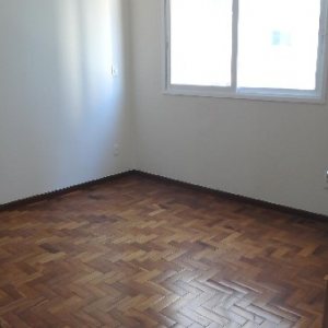Apartamento com 61m², 2 dormitórios, 1 vaga, no bairro São Pelegrino em Caxias do Sul para Alugar