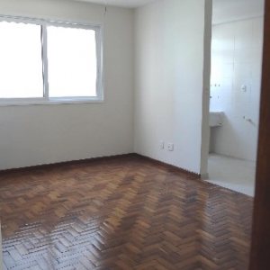 Apartamento com 61m², 2 dormitórios, 1 vaga, no bairro São Pelegrino em Caxias do Sul para Alugar