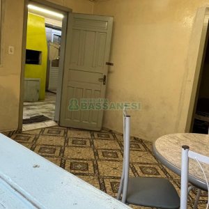 Casa Mobiliada com 38m², 2 dormitórios, no bairro Kayser em Caxias do Sul para Comprar