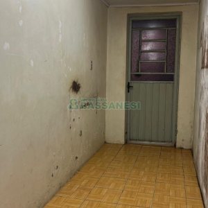 Casa Mobiliada com 38m², 2 dormitórios, no bairro Kayser em Caxias do Sul para Comprar