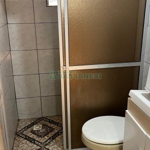 Casa Mobiliada com 38m², 2 dormitórios, no bairro Kayser em Caxias do Sul para Comprar