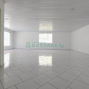 Sala com 88m², no bairro Centro em Caxias do Sul para Alugar