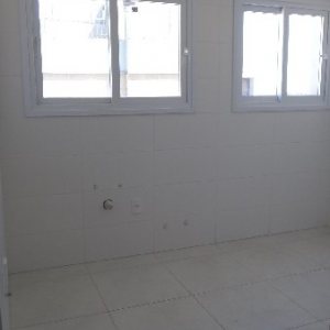 Apartamento com 73m², 2 dormitórios, 1 vaga, no bairro São Pelegrino em Caxias do Sul para Alugar