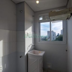 Apto Mobiliado com 34m², 1 dormitório, 1 vaga, no bairro Petrópolis em Caxias do Sul para Alugar
