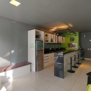 Apto Mobiliado com 34m², 1 dormitório, 1 vaga, no bairro Petrópolis em Caxias do Sul para Alugar