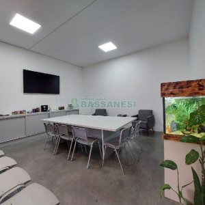 Loja com 274m², no bairro Centro em Caxias do Sul para Alugar