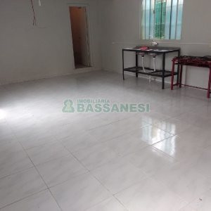 Casa com 125m², 2 dormitórios, 1 vaga, no bairro Charqueadas em Caxias do Sul para Comprar