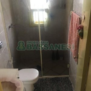 Casa com 125m², 2 dormitórios, 1 vaga, no bairro Charqueadas em Caxias do Sul para Comprar