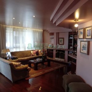 Apartamento com 205m², 3 dormitórios, 2 vagas, no bairro São Pelegrino em Caxias do Sul para Comprar