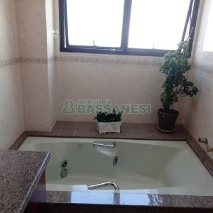 Apartamento com 205m², 3 dormitórios, 2 vagas, no bairro São Pelegrino em Caxias do Sul para Comprar