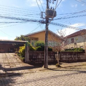 Casa com 100m², 3 dormitórios, 4 vagas, no bairro Santa Catarina em Caxias do Sul para Comprar