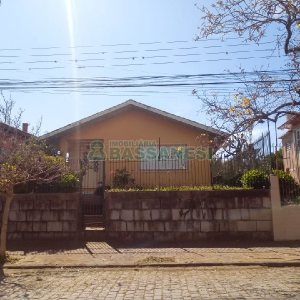 Casa com 100m², 3 dormitórios, 4 vagas, no bairro Santa Catarina em Caxias do Sul para Comprar