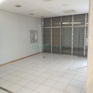 Loja com 300m², no bairro Pio X em Caxias do Sul para Alugar