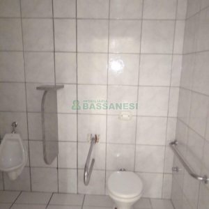 Loja com 300m², no bairro Pio X em Caxias do Sul para Alugar