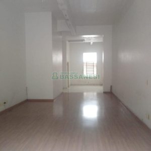 Loja com 110m², no bairro São Pelegrino em Caxias do Sul para Alugar