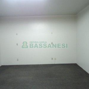 Sala com 24m², no bairro Centro em Caxias do Sul para Alugar
