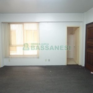 Sala com 24m², no bairro Centro em Caxias do Sul para Alugar