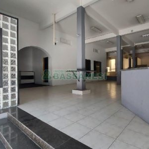 Loja com 700m², no bairro Centro em Caxias do Sul para Alugar