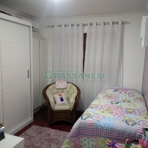Apto Mobiliado com 132m², 3 dormitórios, 2 vagas, no bairro Cinqüentenário em Caxias do Sul para Comprar
