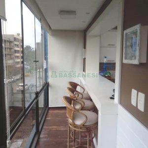 Apto Mobiliado com 132m², 3 dormitórios, 2 vagas, no bairro Cinqüentenário em Caxias do Sul para Comprar