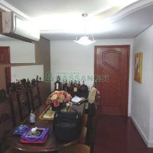 Apto Mobiliado com 132m², 3 dormitórios, 2 vagas, no bairro Cinqüentenário em Caxias do Sul para Comprar