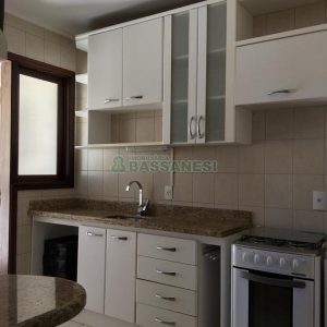 Apartamento com 71m², 2 dormitórios, 2 vagas, no bairro São Leopoldo em Caxias do Sul para Comprar