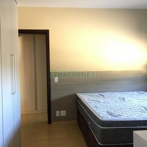 Apartamento com 71m², 2 dormitórios, 2 vagas, no bairro São Leopoldo em Caxias do Sul para Comprar