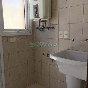 Apartamento com 71m², 2 dormitórios, 2 vagas, no bairro São Leopoldo em Caxias do Sul para Comprar