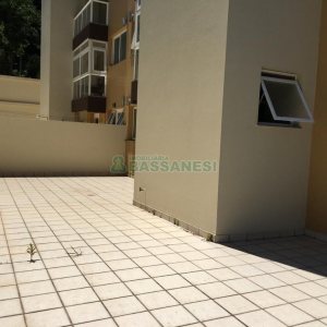 Apartamento com 71m², 2 dormitórios, 2 vagas, no bairro São Leopoldo em Caxias do Sul para Comprar