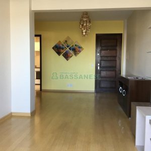 Apartamento com 71m², 2 dormitórios, 2 vagas, no bairro São Leopoldo em Caxias do Sul para Comprar