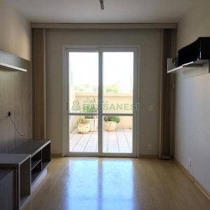 Apartamento com 71m², 2 dormitórios, 2 vagas, no bairro São Leopoldo em Caxias do Sul para Comprar