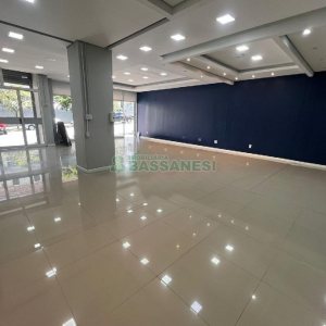 Loja com 170m², no bairro São Pelegrino em Caxias do Sul para Alugar