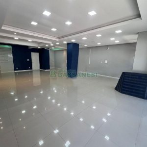 Loja com 170m², no bairro São Pelegrino em Caxias do Sul para Alugar