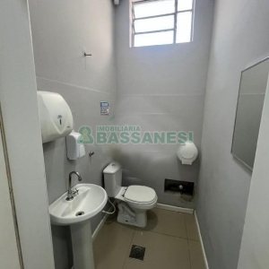 Loja com 170m², no bairro São Pelegrino em Caxias do Sul para Alugar