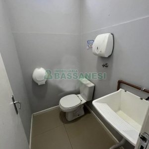 Loja com 170m², no bairro São Pelegrino em Caxias do Sul para Alugar