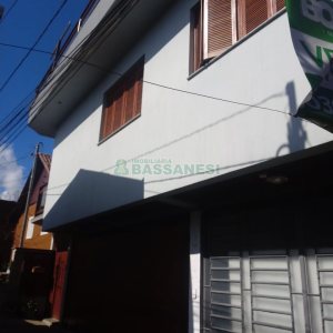 Casa com 313m², 3 dormitórios, 3 vagas, no bairro Rio Branco em Caxias do Sul para Comprar