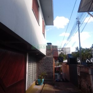 Casa com 313m², 3 dormitórios, 3 vagas, no bairro Rio Branco em Caxias do Sul para Comprar