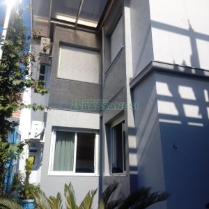 Casa com 313m², 3 dormitórios, 3 vagas, no bairro Rio Branco em Caxias do Sul para Comprar