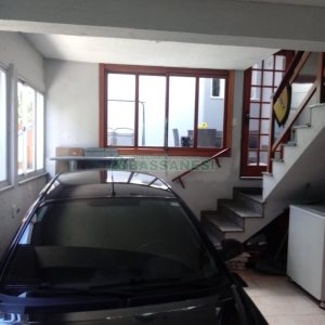 Casa com 313m², 3 dormitórios, 3 vagas, no bairro Rio Branco em Caxias do Sul para Comprar