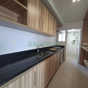 Apartamento com 72m², 2 dormitórios, 1 vaga, no bairro Centro em Caxias do Sul para Alugar
