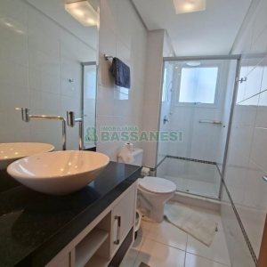 Apartamento com 72m², 2 dormitórios, 1 vaga, no bairro Centro em Caxias do Sul para Alugar