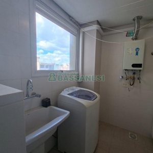 Apartamento com 72m², 2 dormitórios, 1 vaga, no bairro Centro em Caxias do Sul para Alugar