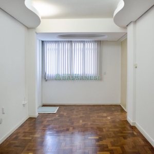 Sobreloja com 47m², no bairro Centro em Caxias do Sul para Alugar ou Comprar