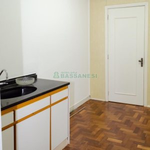 Sobreloja com 47m², no bairro Centro em Caxias do Sul para Alugar ou Comprar