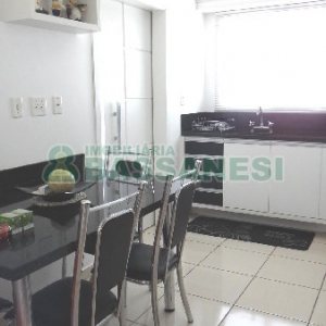 Apto Mobiliado com 101m², 3 dormitórios, 2 vagas, no bairro Universitário em Caxias do Sul para Alugar