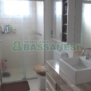 Apto Mobiliado com 101m², 3 dormitórios, 2 vagas, no bairro Universitário em Caxias do Sul para Alugar