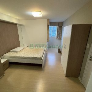 Apto Mobiliado com 50m², 1 dormitório, 1 vaga, no bairro Villagio Iguatemi em Caxias do Sul para Alugar