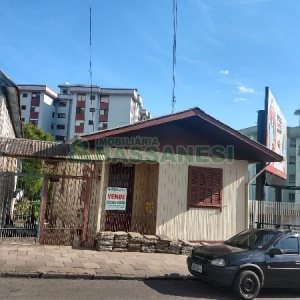 Casa com 100m², 5 dormitórios, no bairro Centro em Caxias do Sul para Comprar